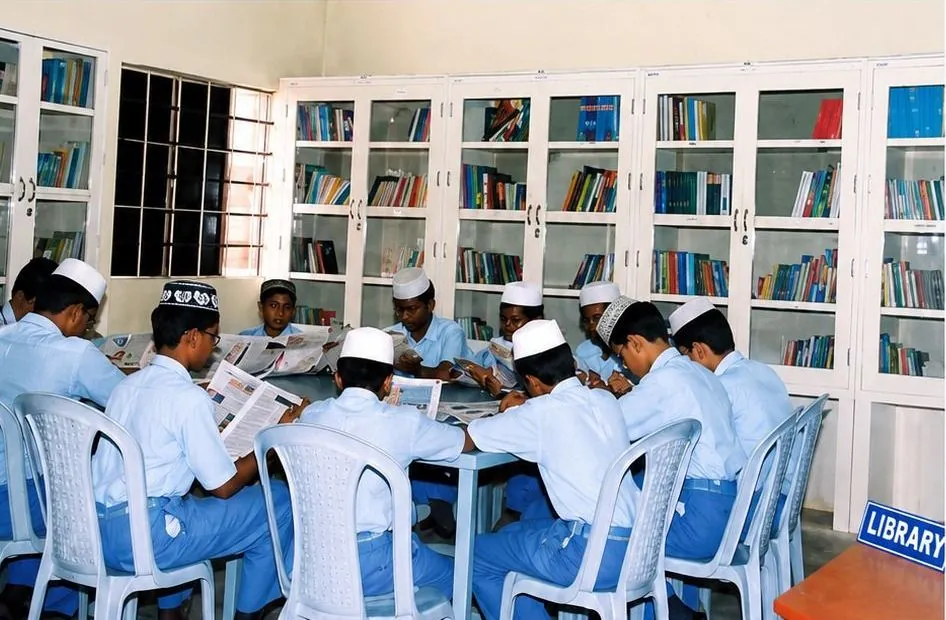 Students reading in the Crescent school library